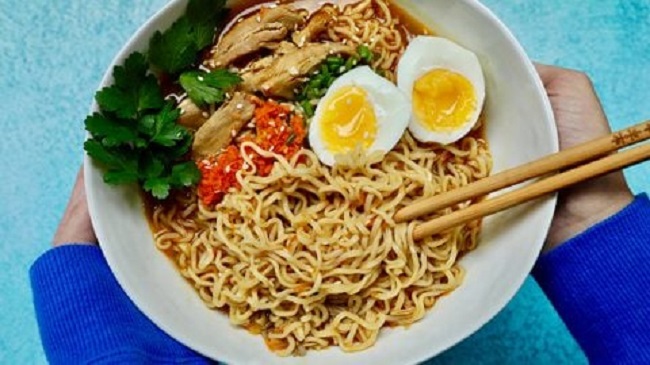 How to Make Ramen in the Microwave